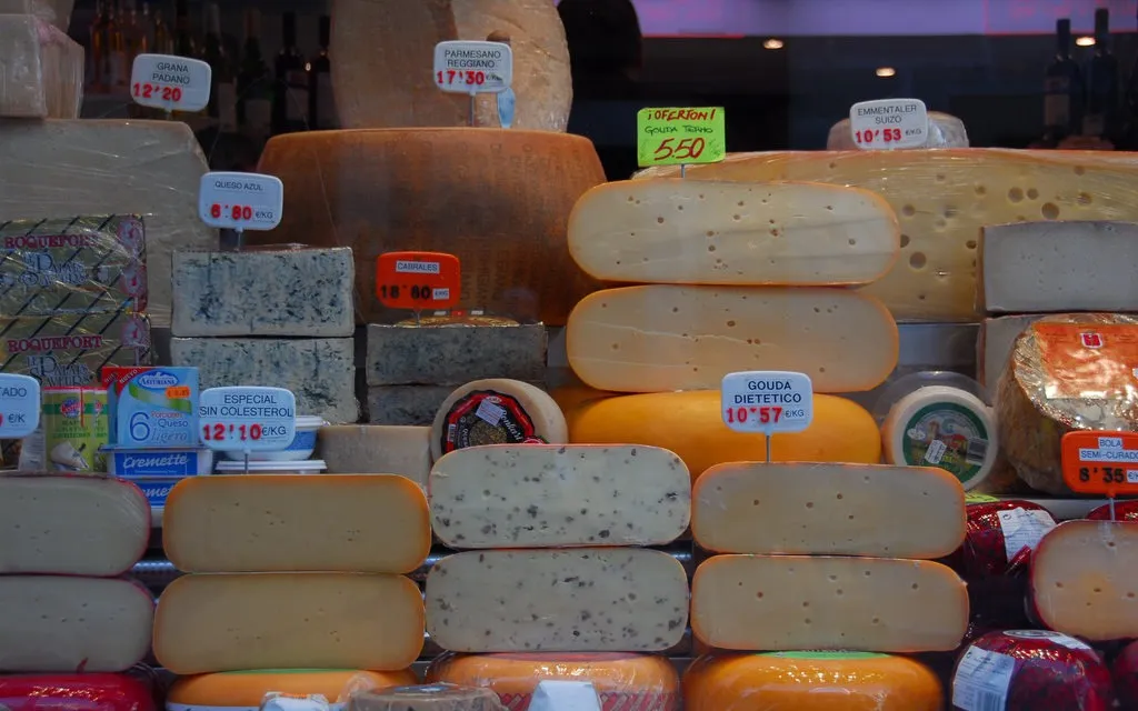 Sałatka z serkiem topionym