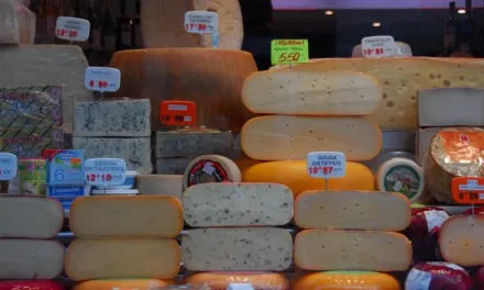 Sałatka z serkiem topionym